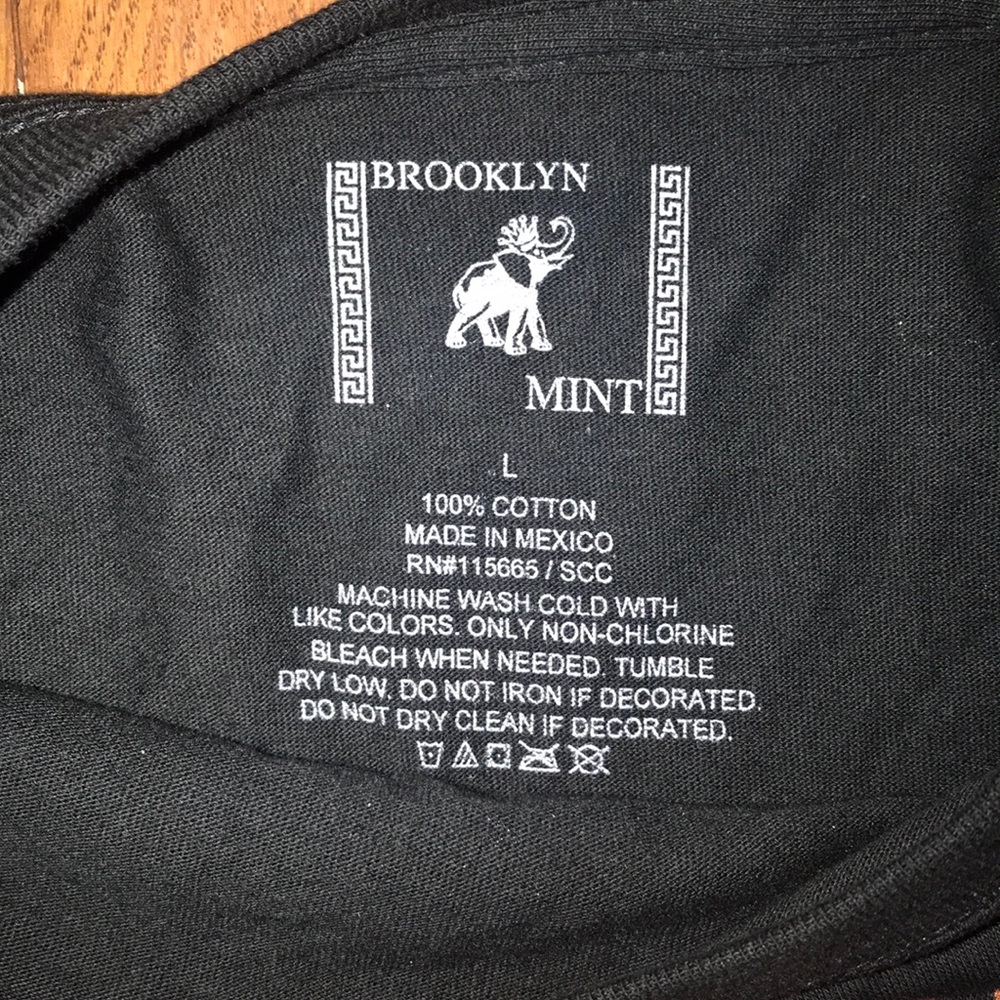 Shirt - Picture 2 of 2